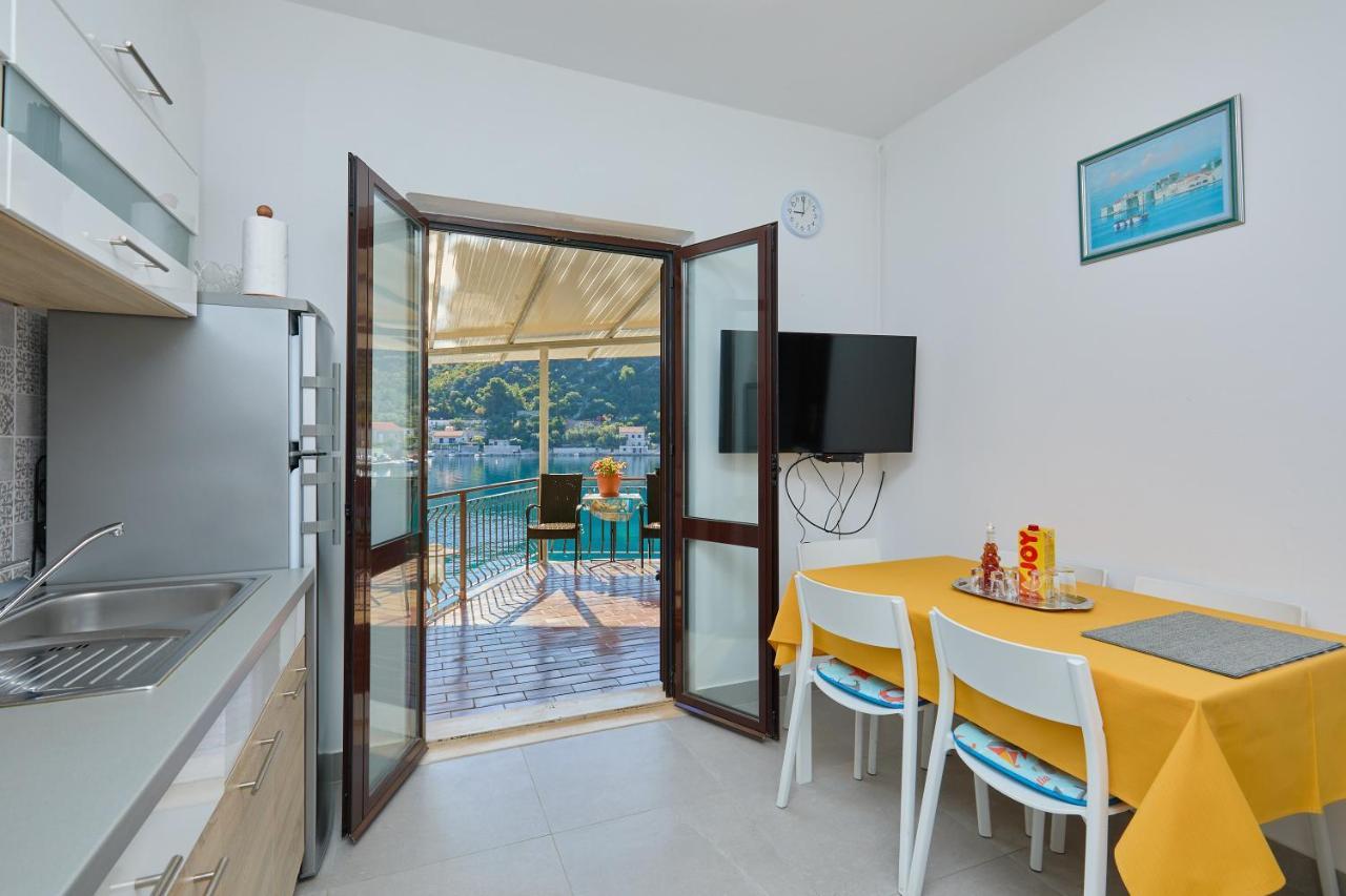 Boca - 3 Bedroom Apartment By The Sea Prozura Bagian luar foto