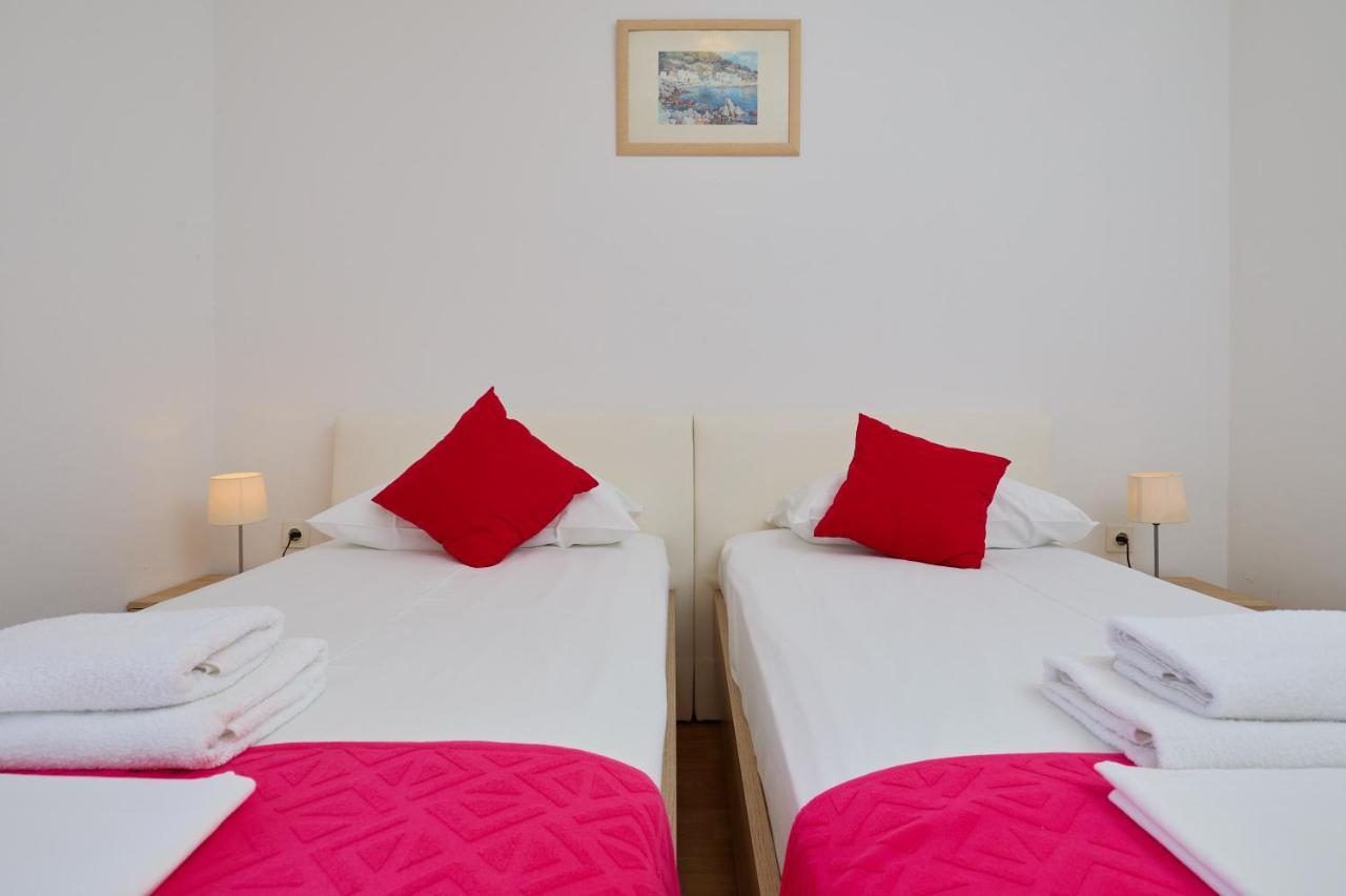 Boca - 3 Bedroom Apartment By The Sea Prozura Bagian luar foto
